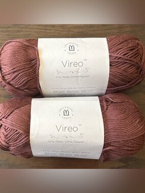 Universal Vireo Soft Chocolate Brown Yarn - 2 Skeins